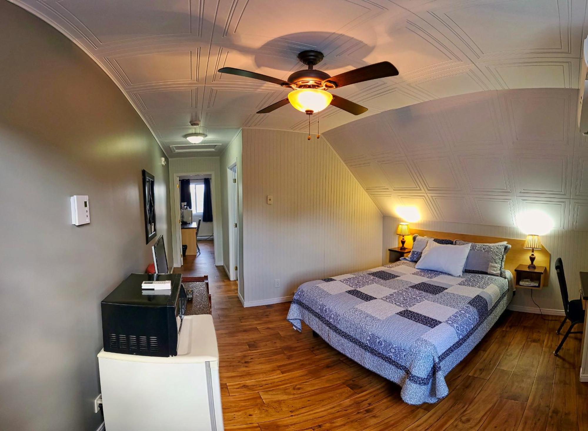 Motel Au Vieux Frontenac Thetford Mines Eksteriør billede
